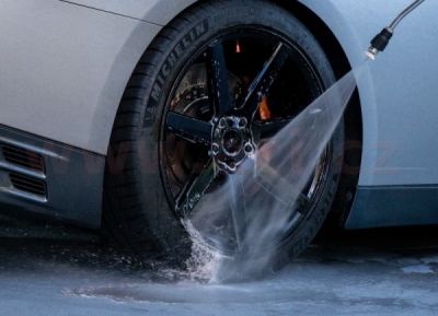 MEGUIAR'S čistič černých kol Hot Rims Black Wheel Cleaner 709 ml