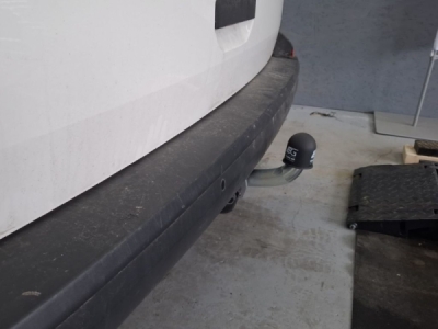 Tažné zařízení Volkswagen Transporter/Multivan 2003-2009 (T5) , pevný čep 2 šrouby, Galia