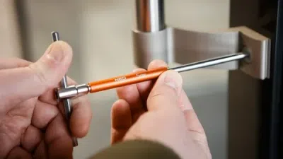 Sadel- og kileskruenøgler i sæt – 10 dele (2–10 mm) med holder