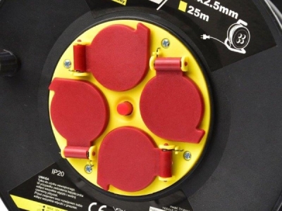 Kabeltromle med 4 udtag og termosikring – 25 m, 3 x 2,5 mm²