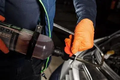 Driftsvæskesprøjte 1.500 ml med fleksibel slange og ventil