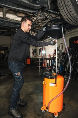 Mobil olieopsamler med 70 liters tryktank