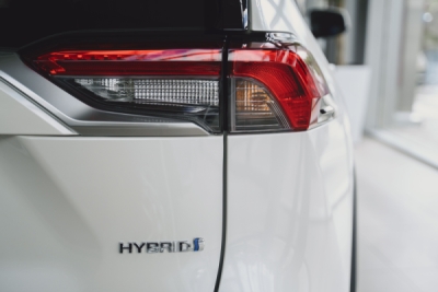 Hybridné autá: Ako fungujú, aké majú výhody a aký olej potrebujú?