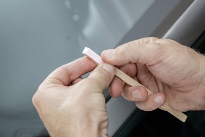 Odstraňovač škrábanců ze skla dvoufázový