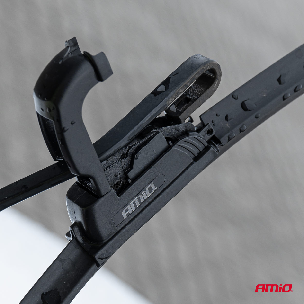 AMiO - Stierač U-Type 24" (600mm) s úchytom typu "U"