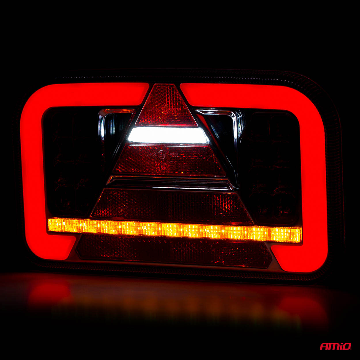 AMiO - Svetlo zadné združené LED dynamické PRAVÉ RCL-03-R