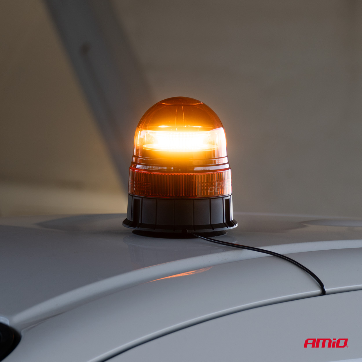 AMiO - Výstražný maják W02M magnetický R65 R10 39LED 12 / 24V IP56
