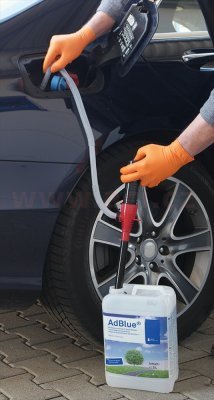 Elektrické čerpadlo na prečerpávanie AdBlue z kanistra