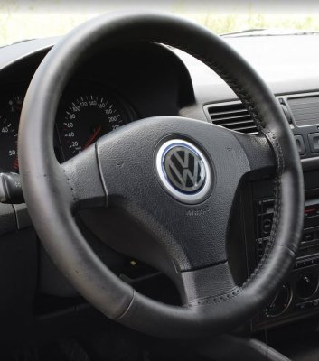 Poťah na volant z pravej kože veľkosť C - čierny s čiernym obšitím