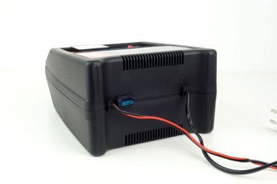 AMiO - Nabíjačka auto/moto batérií 12A, 12V SBC-12A