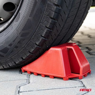 AMiO - Zakladací klin pod koleso automobilu s brzdou