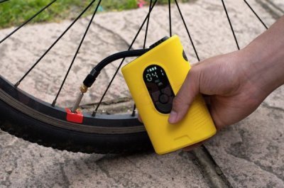AIRMAN Mini - ruční kompresor AKU pro velo, bike, moto a sportovní potřeby