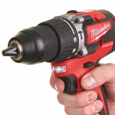 Milwaukee - Príklepová vŕtačka 18V 60Nm s 2x AKU 4.0Ah 2Ah