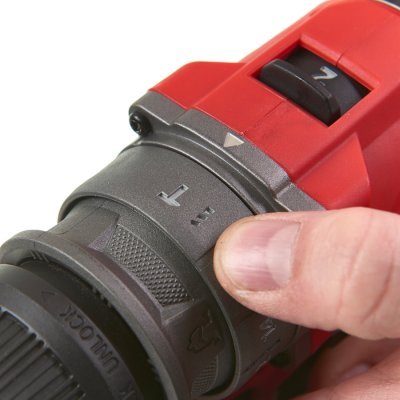 Milwaukee príklepová vŕtačka M12 FPDXKIT-202X