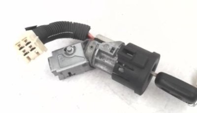 Zámok spínacej skrinky OE Toyota 69057-0H012