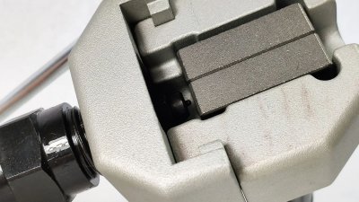 WP - Zariadenie na pertlovanie medených a oceľových brzdových vedení