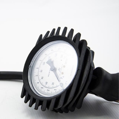 XTline - Pistoľ na hustenie s manometrom 0-170psi