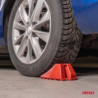 AMiO - Zakladací klin pod koleso automobilu s brzdou