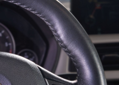 Poťah na volant z pravej kože - veľkosť AX, ČIERNY, s čiernym obšitím