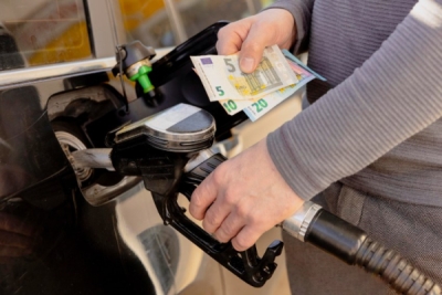 Tankovanie po 10 eurách: škodí jazda na rezervu?