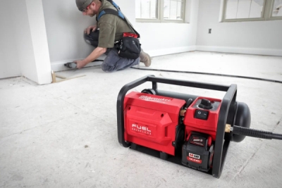 Milwaukee kompresor M18 FAC-0