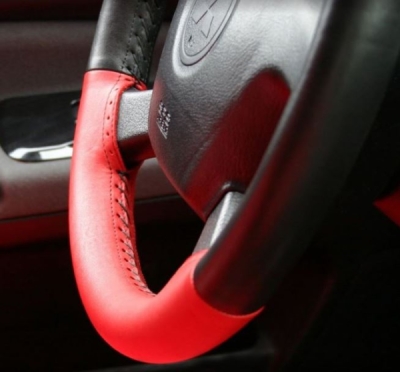 Poťah na volant z pravej kože - veľ. A - ČIERNO-ČERVENÝ s čiernym obšitím