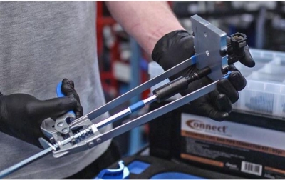 Laser Tools 6933 – Nástroj na vkladanie spojok potrubia