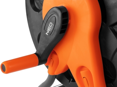 NEO TOOLS 15-791 Stojan na záhradnú hadicu, plast, do 60 m hadice 1/2"