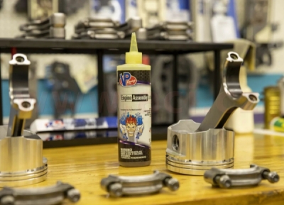VP Racing Engine Assembly Lube - mazivo pro kompletaci motorů, 355 ml