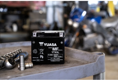 startovací baterie YUASA YTX5L-BS