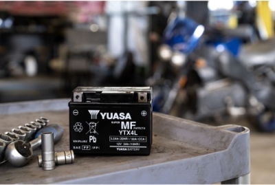 startovací baterie YUASA YTX4L-BS