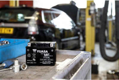 startovací baterie YUASA YTX4L-BS